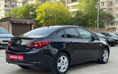 Opel Astra J, 2013 год, 880 000 рублей, 4 фотография