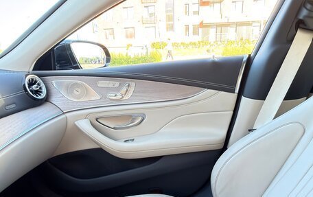 Mercedes-Benz CLS, 2019 год, 5 600 000 рублей, 10 фотография