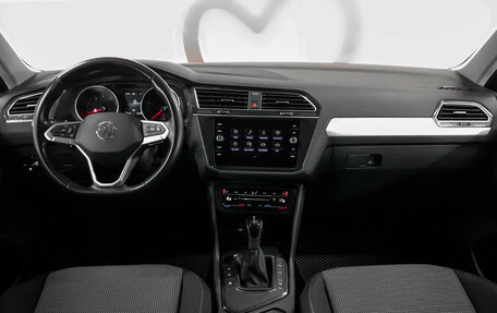 Volkswagen Tiguan II, 2021 год, 2 790 000 рублей, 9 фотография