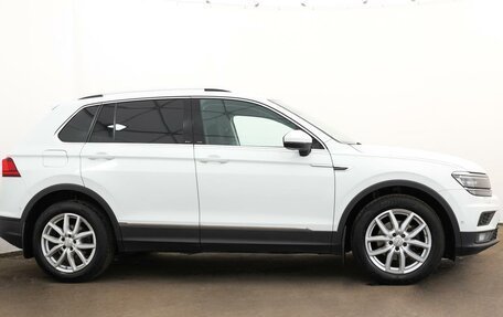 Volkswagen Tiguan II, 2018 год, 1 990 000 рублей, 4 фотография