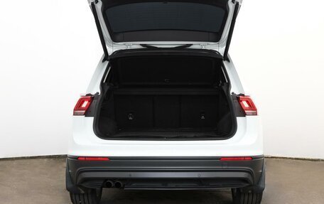 Volkswagen Tiguan II, 2018 год, 1 990 000 рублей, 6 фотография