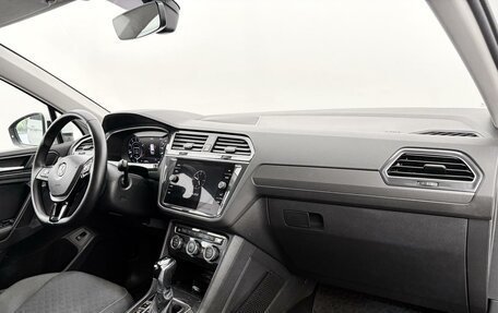 Volkswagen Tiguan II, 2018 год, 1 990 000 рублей, 10 фотография
