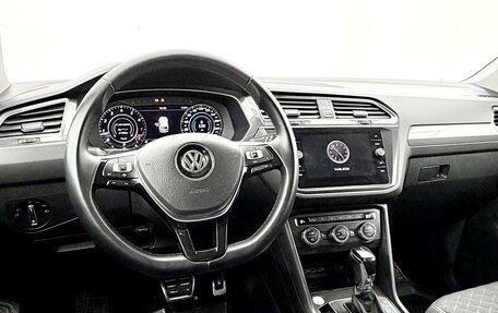 Volkswagen Tiguan II, 2018 год, 1 990 000 рублей, 17 фотография