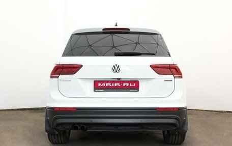 Volkswagen Tiguan II, 2018 год, 1 990 000 рублей, 5 фотография
