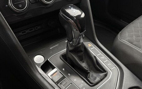 Volkswagen Tiguan II, 2018 год, 1 990 000 рублей, 20 фотография