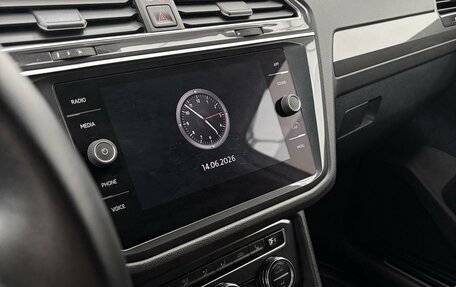 Volkswagen Tiguan II, 2018 год, 1 990 000 рублей, 27 фотография