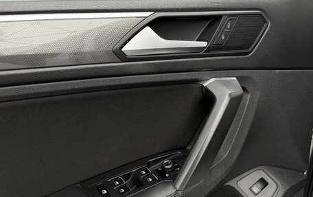 Volkswagen Tiguan II, 2018 год, 1 990 000 рублей, 22 фотография