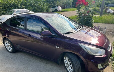 Hyundai Solaris II рестайлинг, 2013 год, 630 000 рублей, 2 фотография
