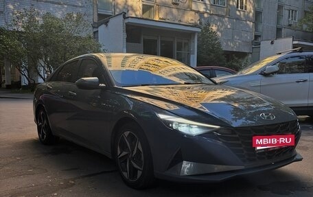 Hyundai Elantra, 2021 год, 2 100 000 рублей, 6 фотография