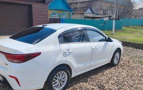 KIA Rio IV, 2018 год, 1 400 000 рублей, 5 фотография