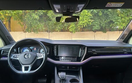 Volkswagen Touareg III, 2019 год, 3 800 000 рублей, 6 фотография