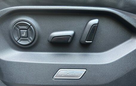 Volkswagen Touareg III, 2019 год, 3 800 000 рублей, 13 фотография