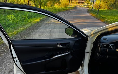 Toyota Camry, 2017 год, 1 800 000 рублей, 16 фотография