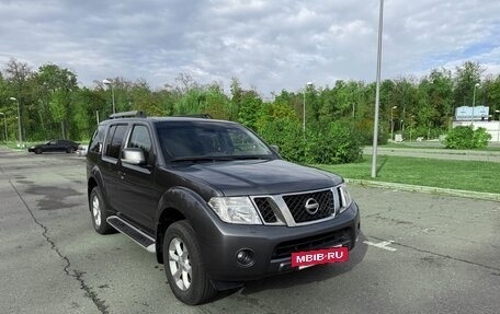 Nissan Pathfinder, 2011 год, 1 900 000 рублей, 2 фотография