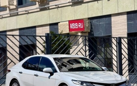 Toyota Camry, 2020 год, 3 292 000 рублей, 2 фотография