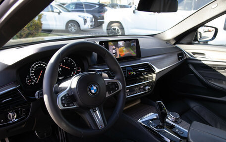 BMW 5 серия, 2018 год, 3 998 000 рублей, 11 фотография