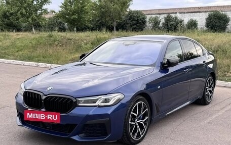 BMW 5 серия, 2020 год, 4 900 000 рублей, 2 фотография