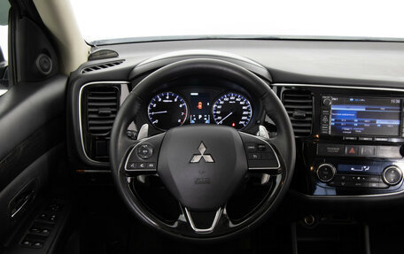 Mitsubishi Outlander III рестайлинг 3, 2015 год, 1 499 000 рублей, 10 фотография
