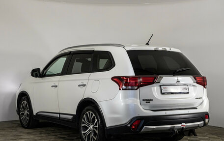 Mitsubishi Outlander III рестайлинг 3, 2015 год, 1 499 000 рублей, 7 фотография