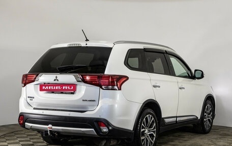 Mitsubishi Outlander III рестайлинг 3, 2015 год, 1 499 000 рублей, 5 фотография