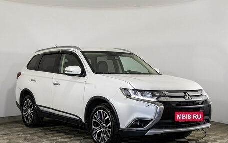 Mitsubishi Outlander III рестайлинг 3, 2015 год, 1 499 000 рублей, 3 фотография