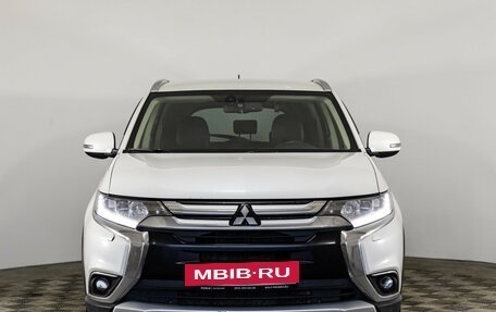 Mitsubishi Outlander III рестайлинг 3, 2015 год, 1 499 000 рублей, 2 фотография