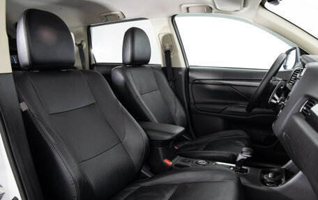 Mitsubishi Outlander III рестайлинг 3, 2015 год, 1 499 000 рублей, 19 фотография
