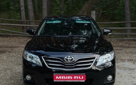 Toyota Camry, 2011 год, 1 350 000 рублей, 1 фотография