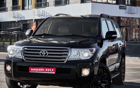 Toyota Land Cruiser 200, 2013 год, 5 900 000 рублей, 1 фотография