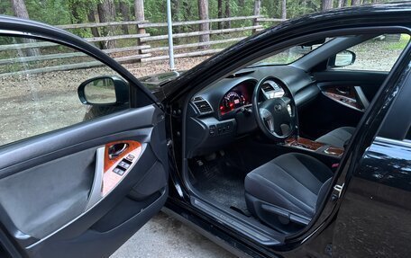 Toyota Camry, 2011 год, 1 350 000 рублей, 10 фотография