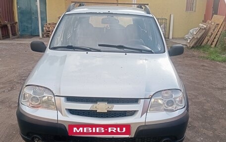 Chevrolet Niva I рестайлинг, 2003 год, 355 000 рублей, 2 фотография