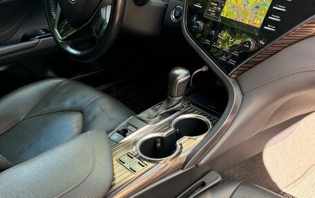 Toyota Camry, 2021 год, 3 000 000 рублей, 9 фотография