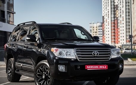 Toyota Land Cruiser 200, 2013 год, 5 900 000 рублей, 2 фотография