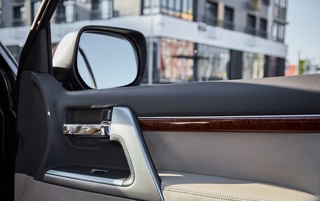 Toyota Land Cruiser 200, 2013 год, 5 900 000 рублей, 21 фотография