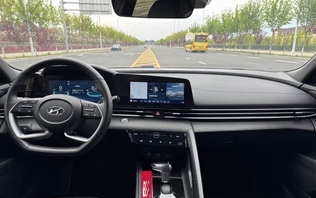 Hyundai Elantra, 2023 год, 1 287 000 рублей, 11 фотография