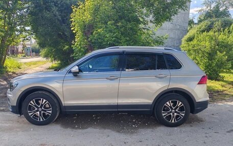 Volkswagen Tiguan II, 2017 год, 2 600 000 рублей, 3 фотография