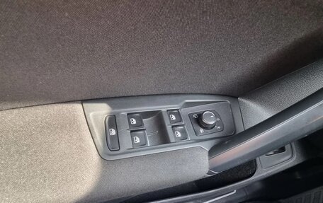 Volkswagen Tiguan II, 2017 год, 2 600 000 рублей, 6 фотография