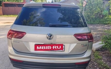 Volkswagen Tiguan II, 2017 год, 2 600 000 рублей, 2 фотография