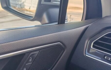 Volkswagen Tiguan II, 2017 год, 2 600 000 рублей, 13 фотография
