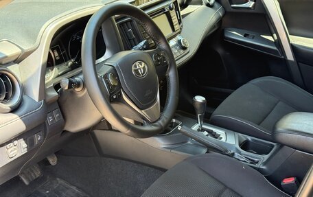 Toyota RAV4, 2016 год, 1 800 000 рублей, 12 фотография