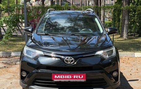 Toyota RAV4, 2016 год, 1 800 000 рублей, 2 фотография