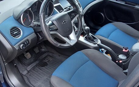 Chevrolet Cruze II, 2011 год, 800 000 рублей, 3 фотография