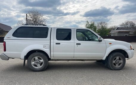 Nissan NP300, 2012 год, 890 000 рублей, 4 фотография