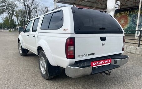 Nissan NP300, 2012 год, 890 000 рублей, 7 фотография