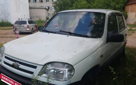 Chevrolet Niva I рестайлинг, 2003 год, 280 000 рублей, 2 фотография