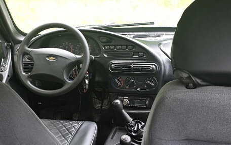 Chevrolet Niva I рестайлинг, 2003 год, 280 000 рублей, 11 фотография