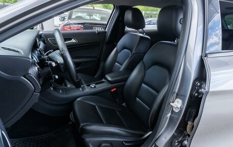 Mercedes-Benz GLA, 2016 год, 1 999 000 рублей, 10 фотография
