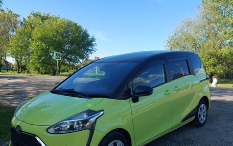 Toyota Sienta II, 2019 год, 1 650 000 рублей, 1 фотография