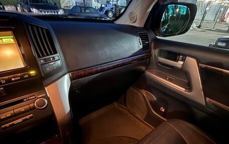 Toyota Land Cruiser 200, 2011 год, 2 900 000 рублей, 8 фотография