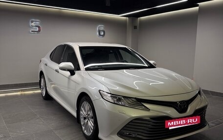 Toyota Camry, 2019 год, 2 150 000 рублей, 3 фотография